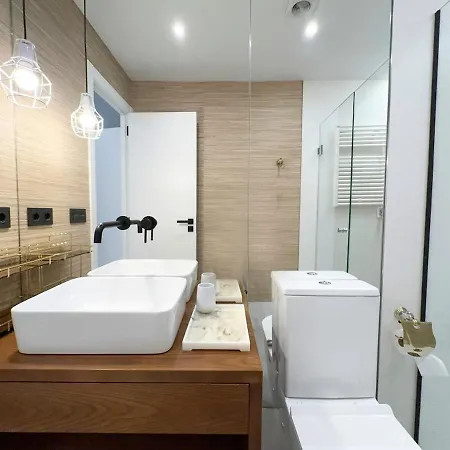 Charming In The Center Of דירה