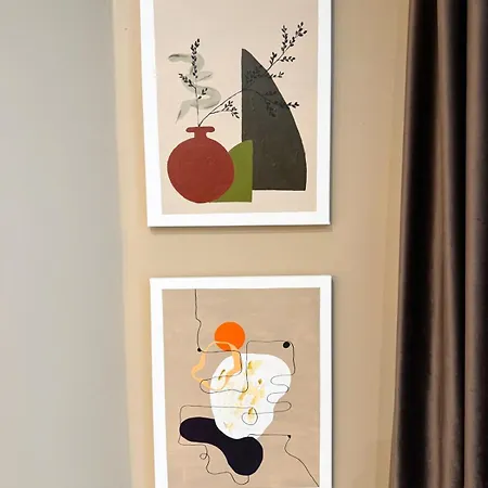 Charming In The Center Of דירה *