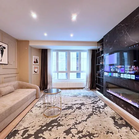 דירה Charming In The Center Of *