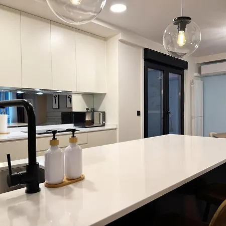 Charming In The Center Of דירה