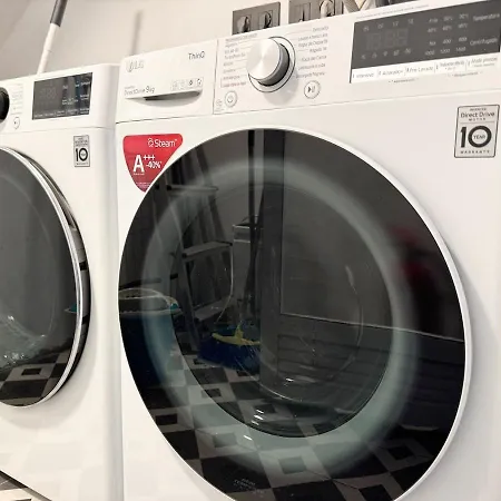 Charming In The Center Of * ויגו