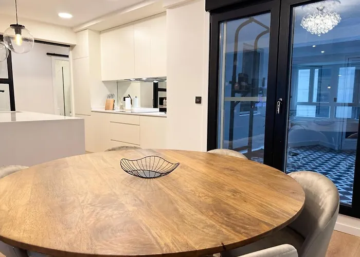 Apartman Charming In The Center Of